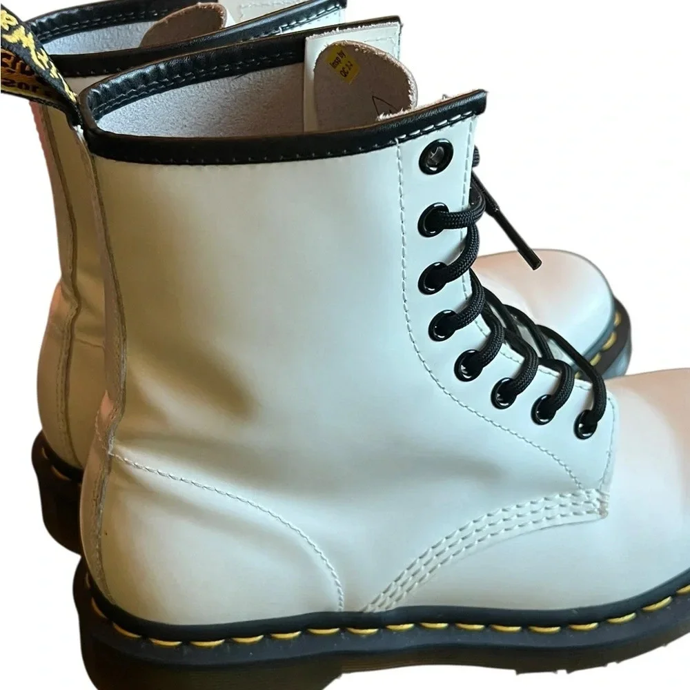 Dr. Martens Gold Air Cushion Sole Size 7